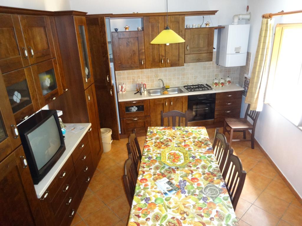 Hysnara Affittacamere Isnello Exterior foto