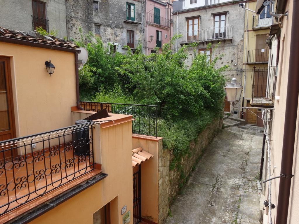 Hysnara Affittacamere Isnello Exterior foto
